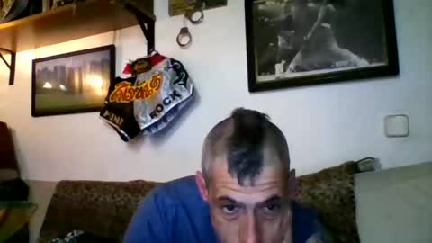 Snapshot of bernichaoss77 chatting on 2, 1, 2025 bernichaoss77 online show from 2, 1, 2025