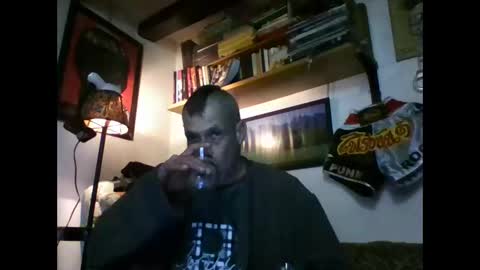 Snapshot of bernichaoss77 chatting on 2, 1, 2025 bernichaoss77 online show from 2, 1, 2025