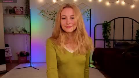 Hi Im NikaComing back online on Monday 3 online show from 29, 5, 2026