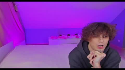 Snapshot of best_trip chatting on 6, 3, 2025 Danny and Kira online show from 6, 3, 2025