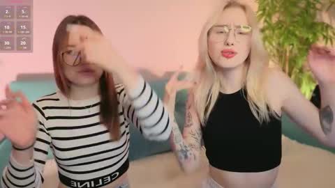 Snapshot of best_trip chatting on 9, 9, 2025 Danny and Kira online show from 9, 9, 2025