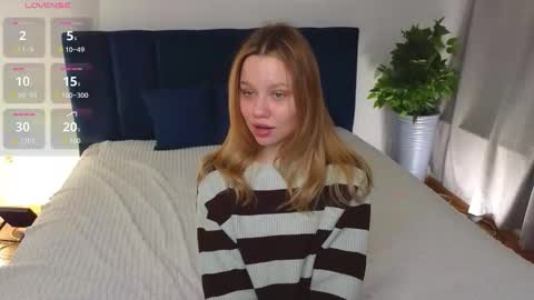 Snapshot of best_trip chatting on 11, 10, 2025 Danny and Kira online show from 11, 10, 2025