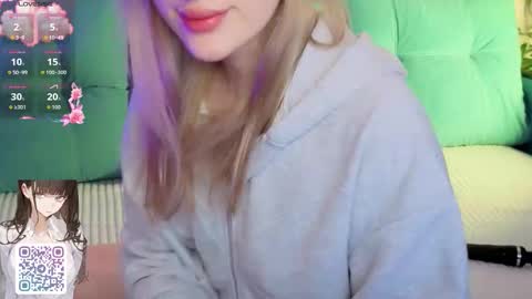 Snapshot of best_trip chatting on 4, 11, 2025 Danny and Kira online show from 4, 11, 2025