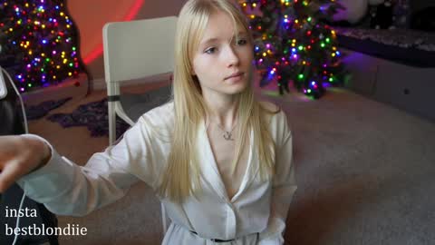 Snapshot of bestblondiiecb chatting on 10, 1, 2025 Chloe Next stream on Friday online show from 10, 1, 2025