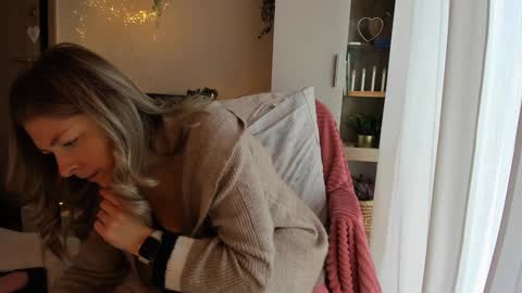 Snapshot of bestgirl_ofthe_neighborhood chatting on 29, 12, 2024 Vicky online show from 29, 12, 2024