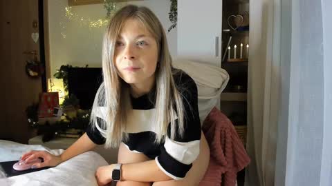 Snapshot of bestgirl_ofthe_neighborhood chatting on 2, 1, 2025 Vicky online show from 2, 1, 2025