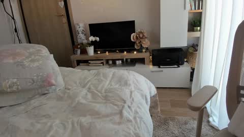 Snapshot of bestgirl_ofthe_neighborhood chatting on 6, 3, 2025 Vicky online show from 6, 3, 2025