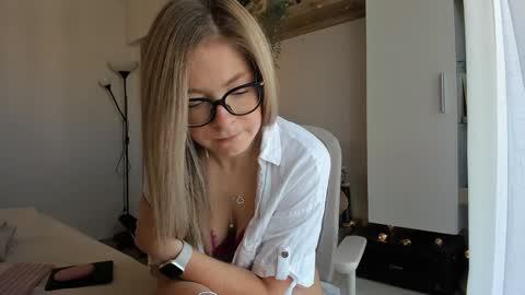 Snapshot of bestgirl_ofthe_neighborhood chatting on 23, 9, 2025 Vicky online show from 23, 9, 2025