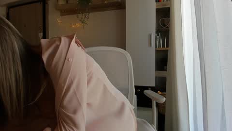 Snapshot of bestgirl_ofthe_neighborhood chatting on 10, 10, 2025 Vicky online show from 10, 10, 2025