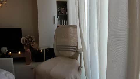 Snapshot of bestgirl_ofthe_neighborhood chatting on 24, 10, 2025 Vicky online show from 24, 10, 2025