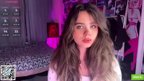 Snapshot of bestie_me chatting on 9, 10, 2025 Emily Stream every day online show from 9, 10, 2025