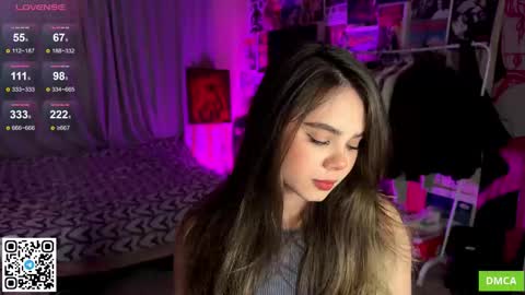 Snapshot of bestie_me chatting on 10, 10, 2025 Emily Stream every day online show from 10, 10, 2025