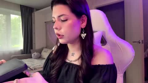 Snapshot of bethelsimensky chatting on 4, 6, 2026 Airin online show from 4, 6, 2026
