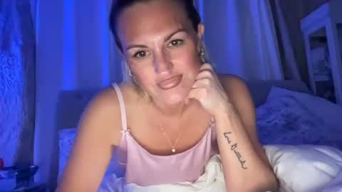 Snapshot of betterconvobesttime chatting on 14, 12, 2025 Best Time and Even better Convo online show from 14, 12, 2025