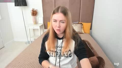 Mila Sweet online show from 7, 10, 2025