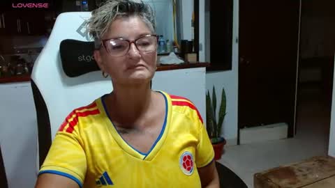 Snapshot of bety_cum3 chatting on 24, 6, 2026 bibiana online show from 24, 6, 2026