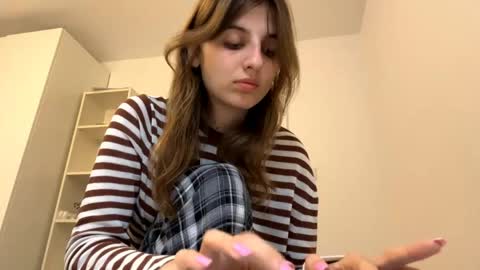Snapshot of beulahweikert chatting on 12, 5, 2026 Lina online show from 12, 5, 2026