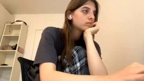 Snapshot of beulahweikert chatting on 9, 6, 2026 Lina online show from 9, 6, 2026