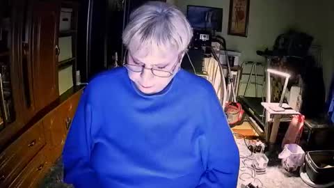 BeverlyCynia online show from 21, 11, 2025