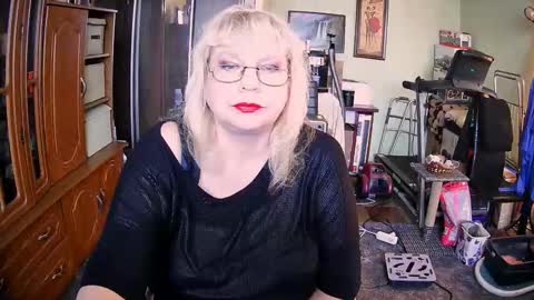 Snapshot of beverlyqcynia chatting on 28, 9, 2025 BeverlyQCynia online show from 28, 9, 2025