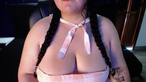 Snapshot of beyota_11 chatting on 1, 11, 2025 beyota online show from 1, 11, 2025