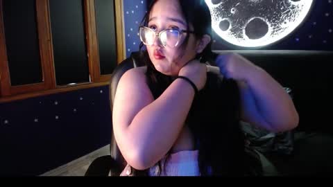 Snapshot of beyota_11 chatting on 10, 11, 2025 beyota online show from 10, 11, 2025