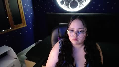 Snapshot of beyota_11 chatting on 13, 12, 2025 beyota online show from 13, 12, 2025