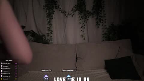 Eliz online show from 21, 12, 2025