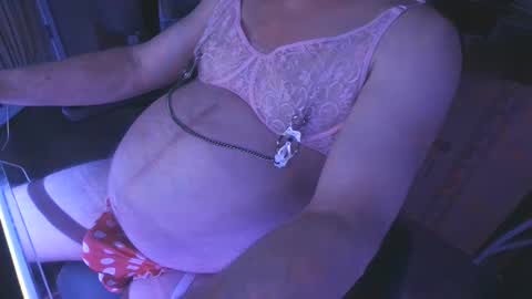 Snapshot of bi_chubby_sub61 chatting on 8, 12, 2024 Redmoon online show from 8, 12, 2024