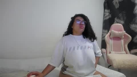 Snapshot of bianca_boobs chatting on 25, 10, 2025 Bianca Tuesday to Sunday from 2am to 6am UTC-5 online show from 25, 10, 2025