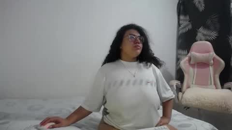 Snapshot of bianca_boobs chatting on 19, 11, 2025 Bianca Tuesday to Sunday from 2am to 6am UTC-5 online show from 19, 11, 2025