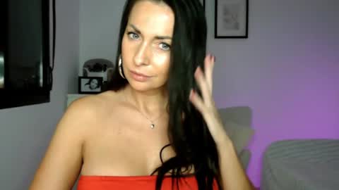 Snapshot of bianca_erotic chatting on 2, 11, 2025 B I A N C A online show from 2, 11, 2025