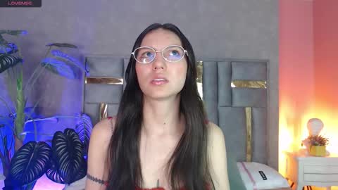 Snapshot of bianca_ks chatting on 8, 11, 2025 Bianca online show from 8, 11, 2025