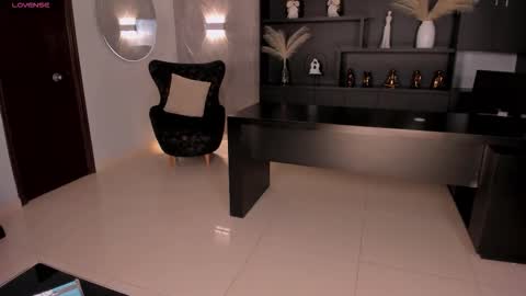 Bianca Pierce online show from 12, 9, 2025