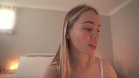 Snapshot of bibi_it_is chatting on 9, 11, 2025 Bibi online show from 9, 11, 2025