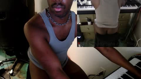 Snapshot of bicepsandfrot chatting on 2, 3, 2025 BicepsandFrot online show from 2, 3, 2025