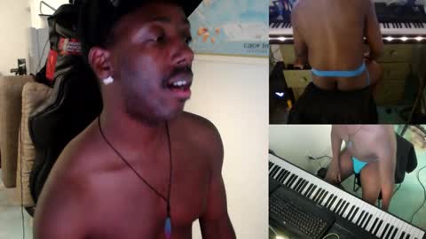 Snapshot of bicepsandfrot chatting on 9, 3, 2025 BicepsandFrot online show from 9, 3, 2025