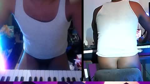 Snapshot of bicepsandfrot chatting on 5, 11, 2025 BicepsandFrot online show from 5, 11, 2025