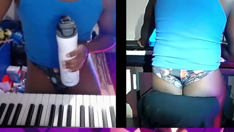 Snapshot of bicepsandfrot chatting on 2, 12, 2025 BicepsandFrot online show from 2, 12, 2025