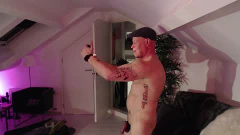 Snapshot of bickel chatting on 7, 1, 2025 Bickel online show from 7, 1, 2025