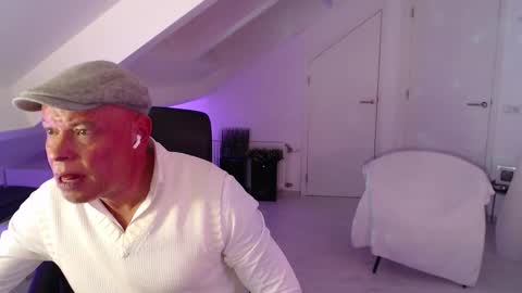 Snapshot of bickel chatting on 26, 11, 2025 Bickel online show from 26, 11, 2025