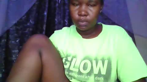 Snapshot of big_diva chatting on 22, 10, 2025 big_diva online show from 22, 10, 2025