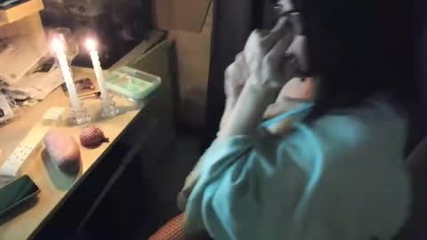 mom online show from 8, 1, 2025