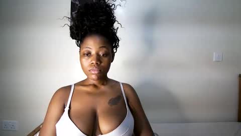 Snapshot of bigassmello_ chatting on 15, 5, 2026 bigassmello_ online show from 15, 5, 2026