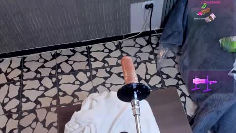 Snapshot of bigboobs_violeta chatting on 5, 11, 2025 VIOLETA online show from 5, 11, 2025