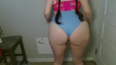 Isabella online show from 5, 12, 2025