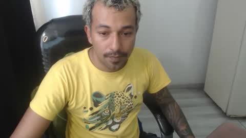 Snapshot of bigcock_hair chatting on 21, 10, 2025 bigcock_hair online show from 21, 10, 2025