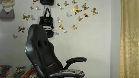 Snapshot of bigcrisblack chatting on 3, 11, 2025 cristina online show from 3, 11, 2025