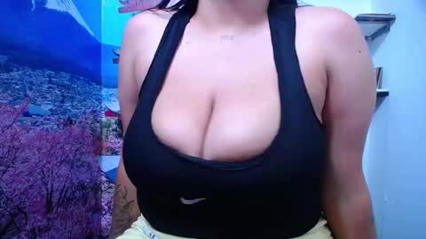 Snapshot of bigg_boobs_xxx chatting on 10, 3, 2025 Sunny online show from 10, 3, 2025