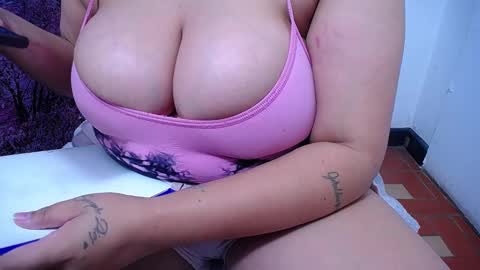 Snapshot of bigg_boobs_xxx chatting on 18, 9, 2025 Sunny online show from 18, 9, 2025